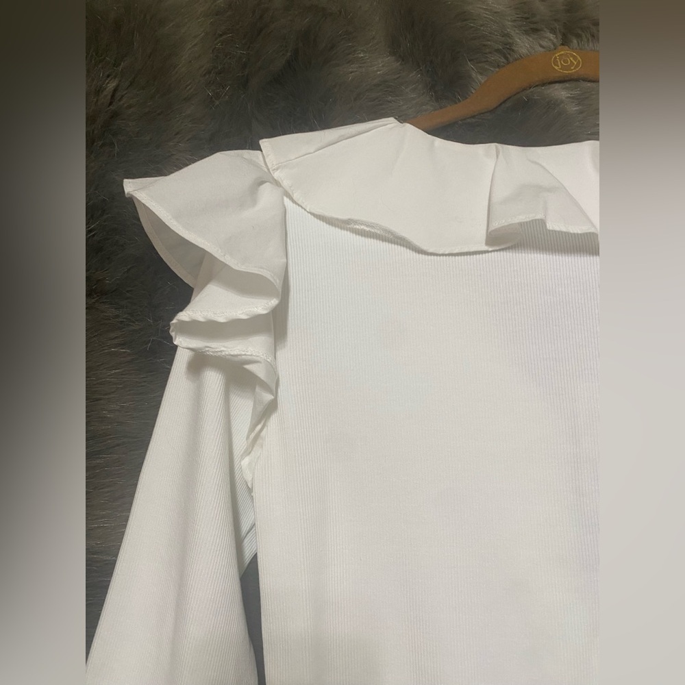 ⭐️NWT⭐️ Veronica Beard Strata Ruffled V-Neck, Size S - Picture 13 of 13